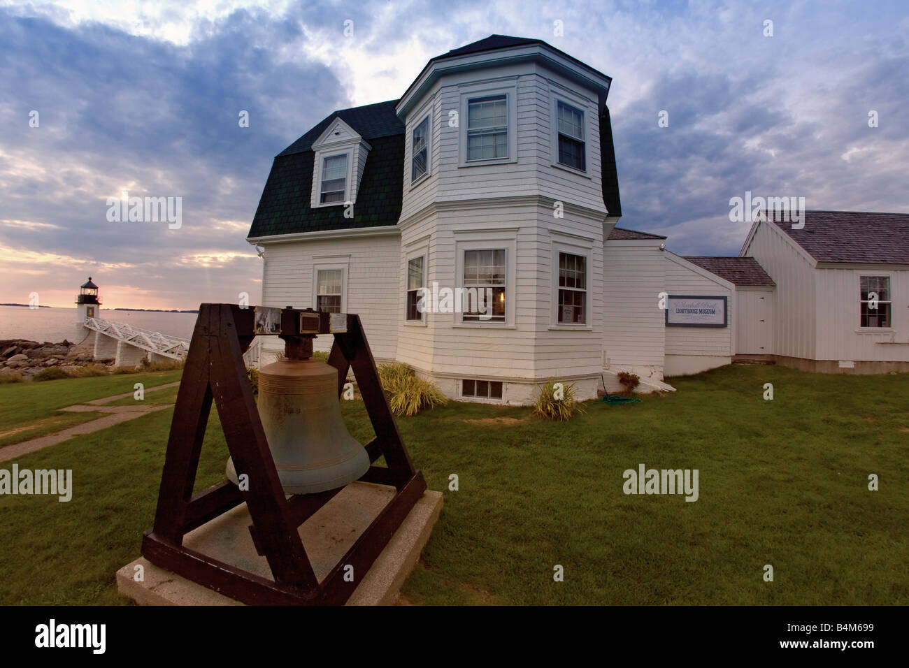Le Marshall Point Lighthouse avec le brouillard Bell et Keeper s Chambre Maine Banque D'Images