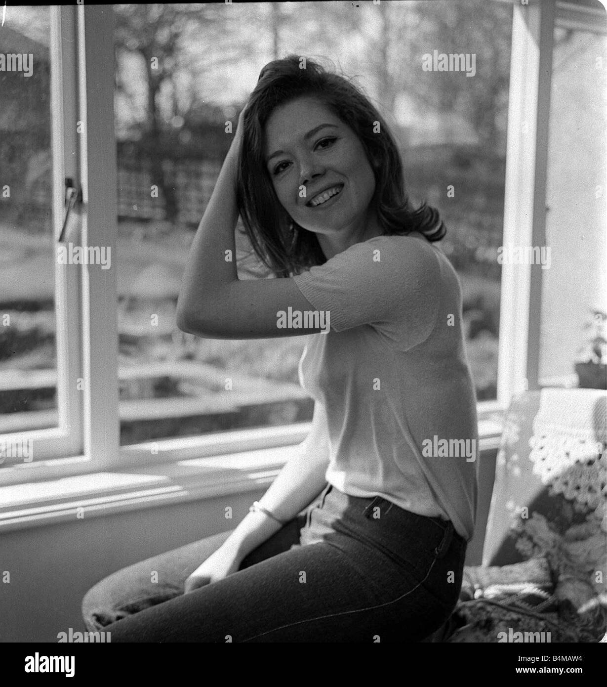 L'actrice Diana Rigg avr 1965 Banque D'Images