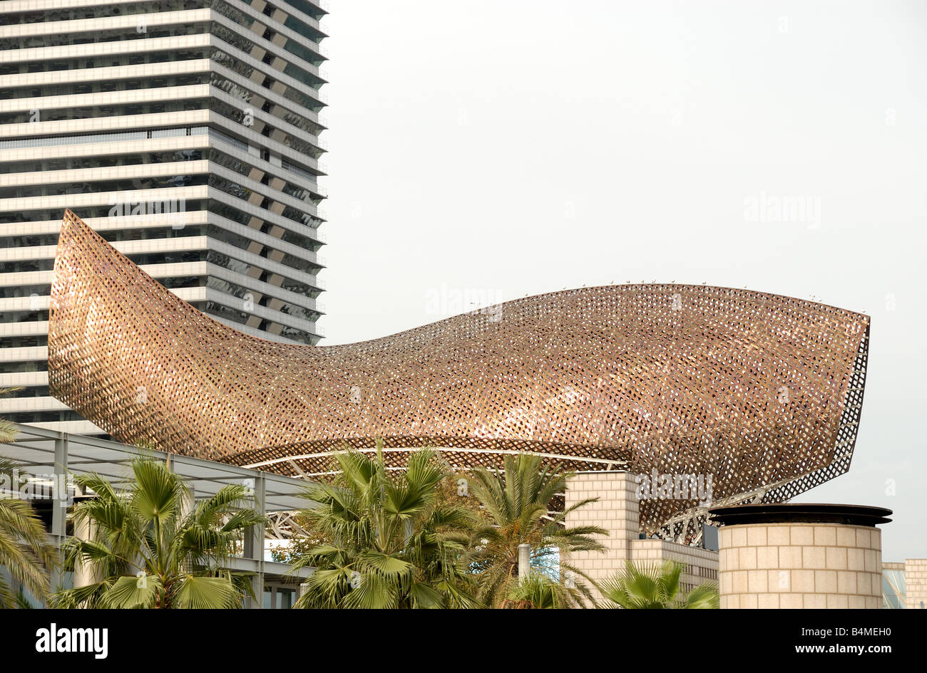 Frank Gery whale sculpture sur la plage de Barcelone Espagne Banque D'Images