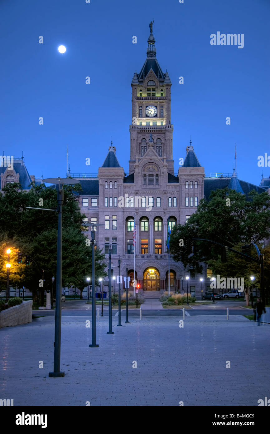 L'imposante façade de la Salt Lake City and County Building from Library Square, au centre-ville Banque D'Images
