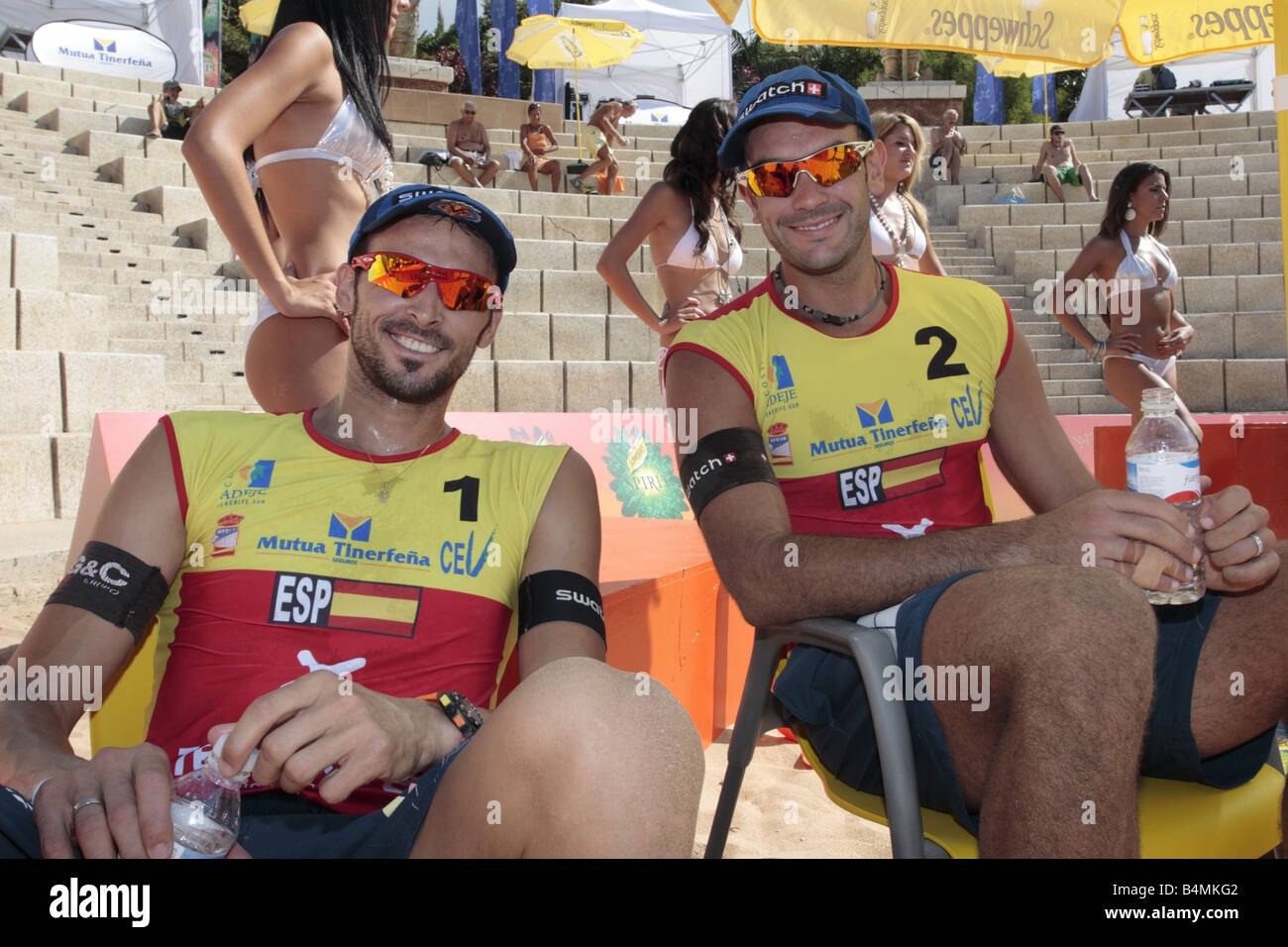 Pablo Herrera et Raul Mesa de l'Espagne à la 2e de la Coupe des Champions de volley-ball de plage de Ténérife à Siam Park, Tenerife Banque D'Images