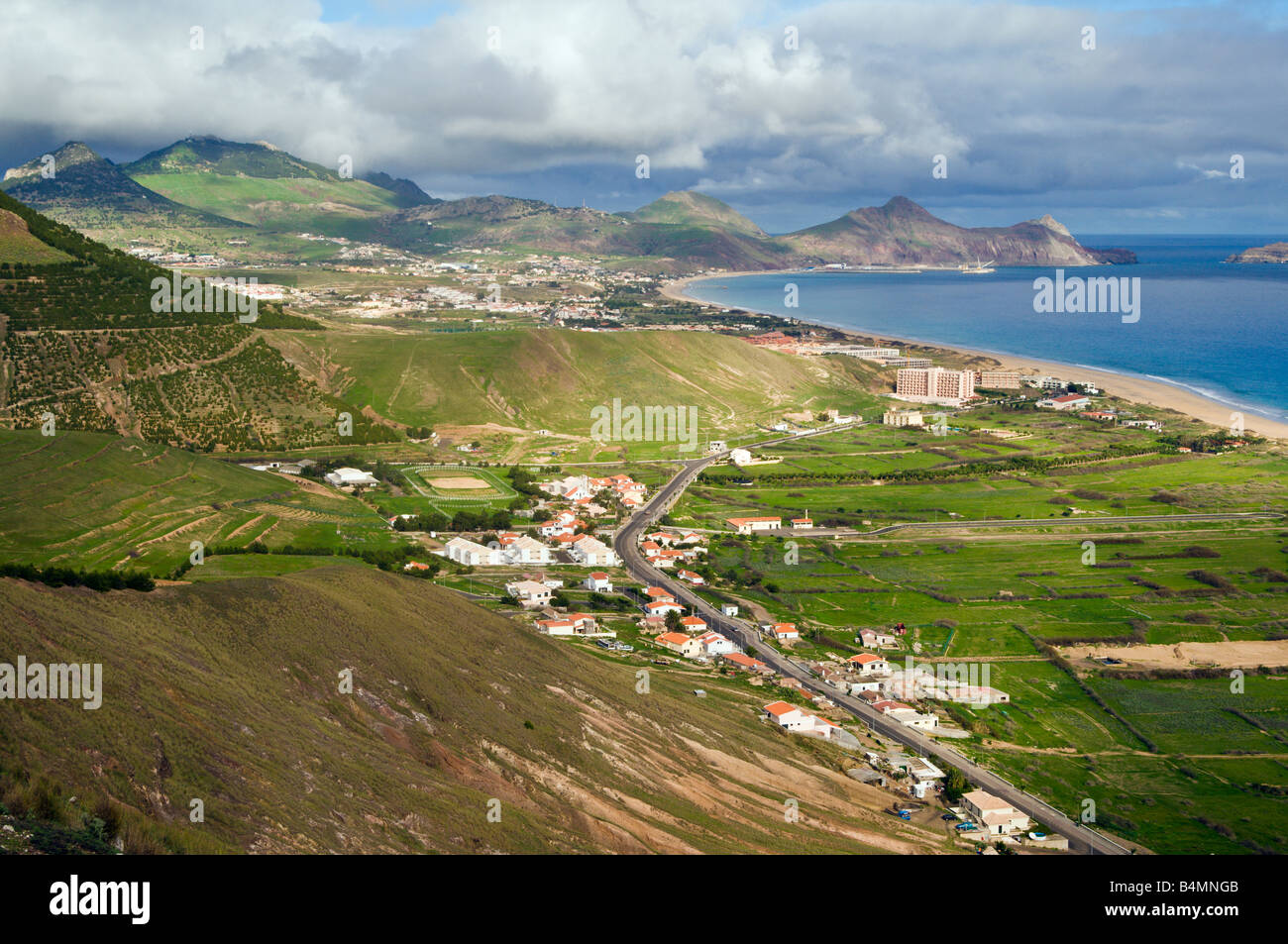 Vue sur l'île voisine de Porto Santo à Madère Banque D'Images