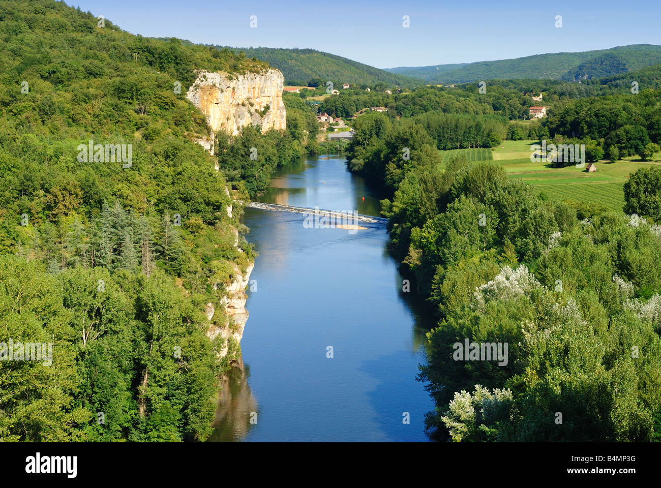 Portrait de la rivière du Lot entre entre Saint Cirq Lapopie et Bouziès, Midi Pyrénées, France Banque D'Images