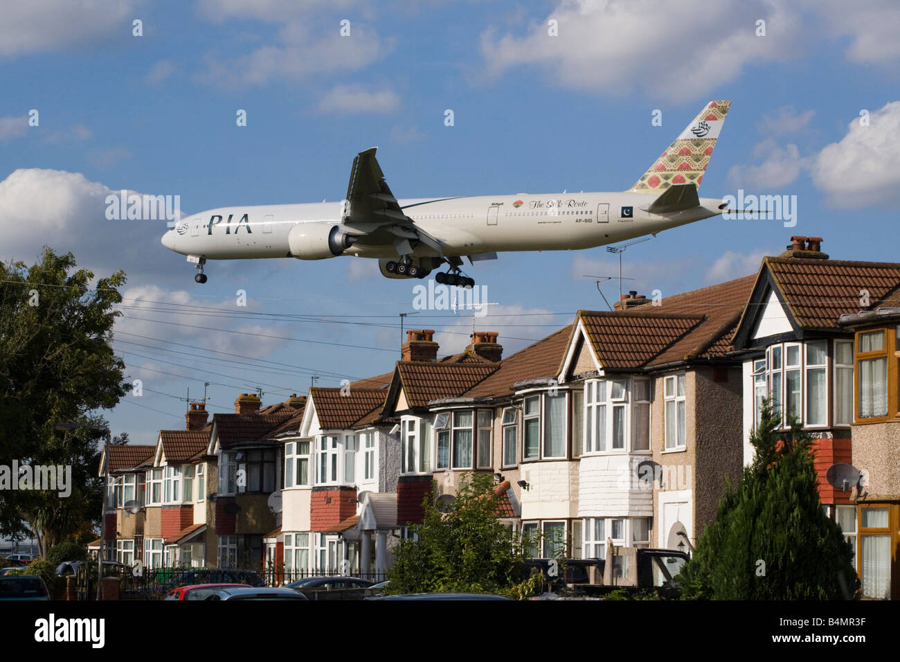 Pakistan International Airlines avion à l'atterrissage à l'aéroport de Londres. (40) Banque D'Images