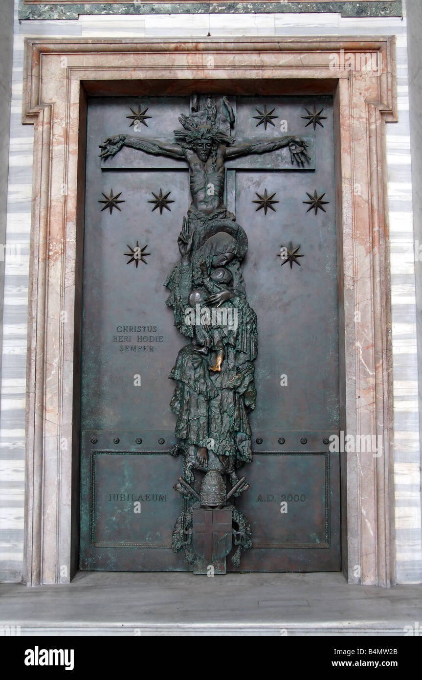 Détail de la porte de l'église, Rome Banque D'Images