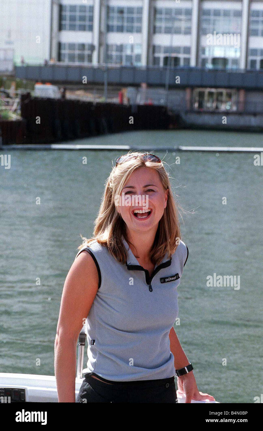 Philippa Forrester présentatrice TV Août 1999 à Docklands Londres sur fête de l'eau Banque D'Images