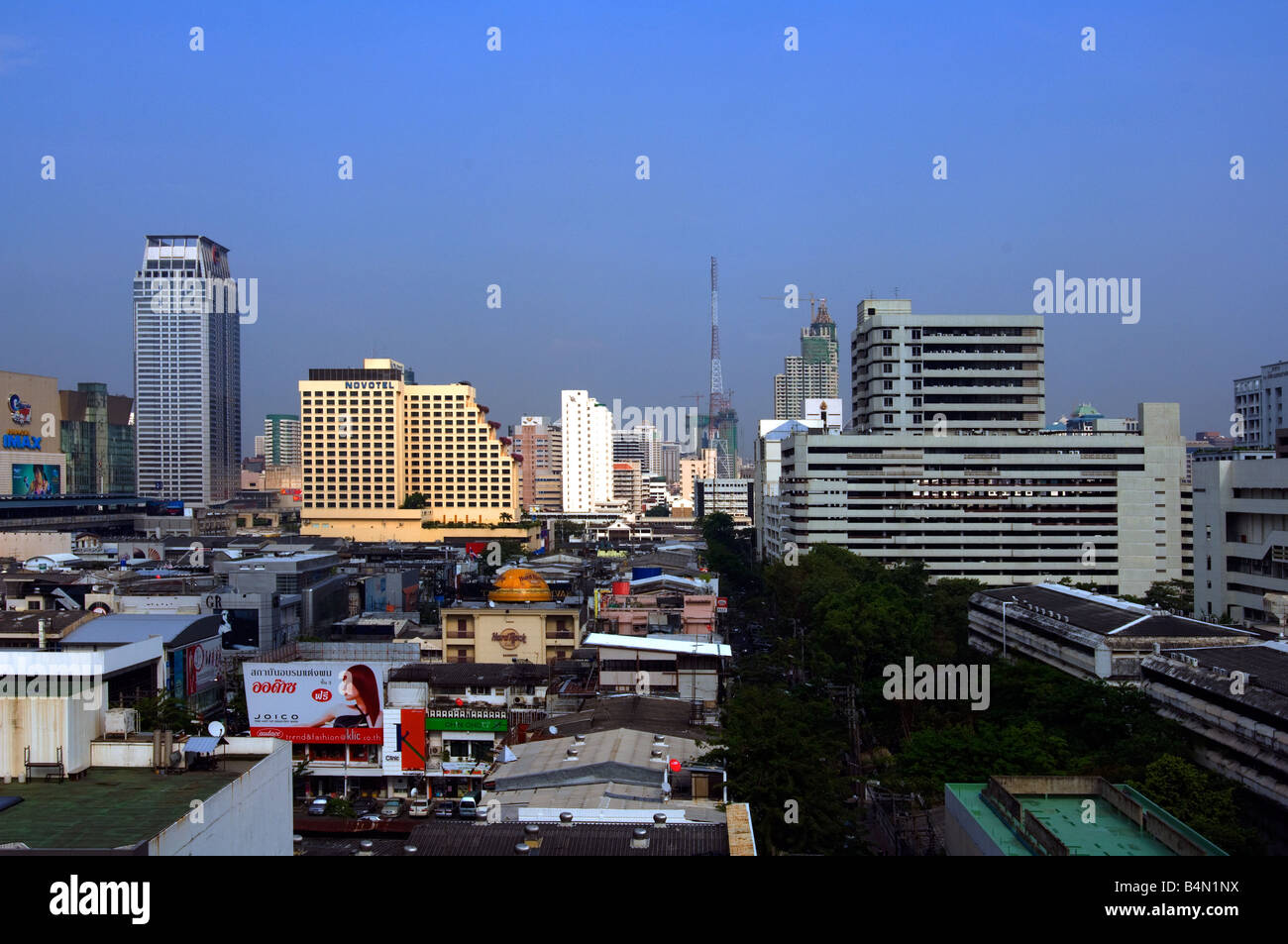 Vue élevée vers la fin de l'après-midi du District Central de Siam Banque D'Images