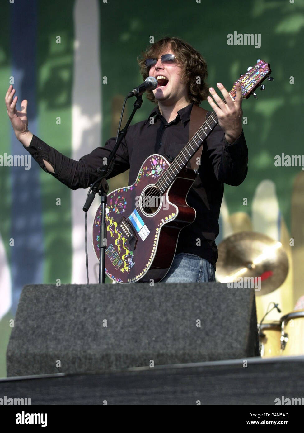 Tom Gray, de Gomez sur scène à T dans le parc Juillet 2002 Banque D'Images