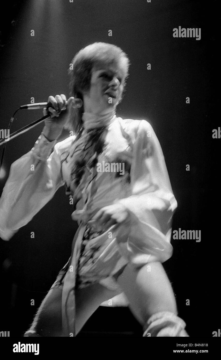 David Bowie sur scène au théâtre Brighton Dome Ziggy Stardust Mai 1973 Banque D'Images
