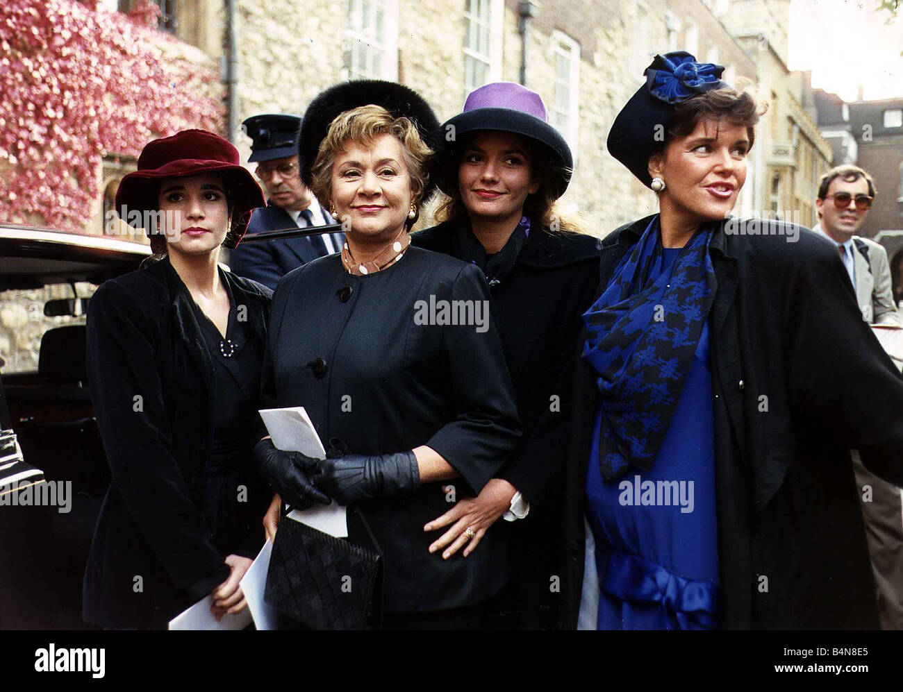 Olivier seigneur dont l'acteur service commémoratif a été suivi par Joan Plowright et la famille à l'abbaye de Westminster Octobre 1989 Banque D'Images