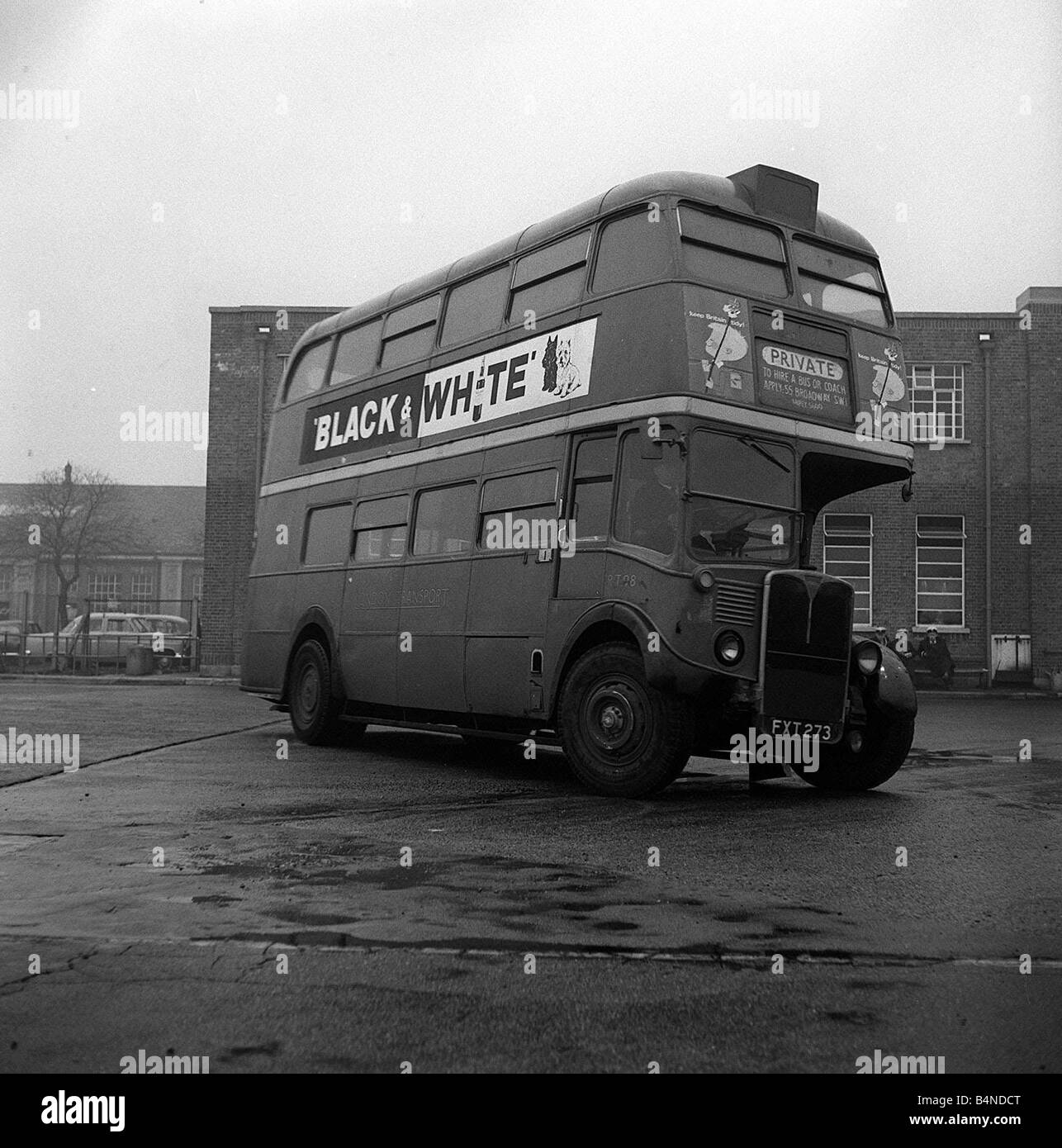 Bus à impériale rouge Février 1962 Banque D'Images