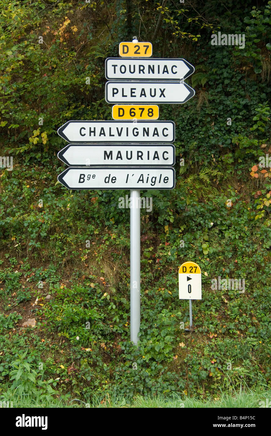 Panneau routier sur la D 678 en France Banque D'Images