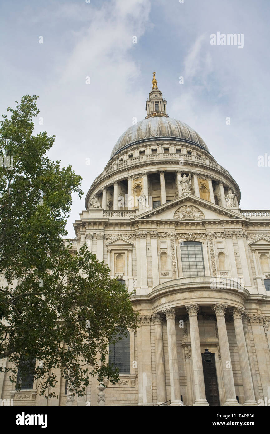 Extérieur de la Cathédrale St Paul et dome London England UK Royaume-Uni GB Grande-bretagne Îles britanniques Europe EU Banque D'Images