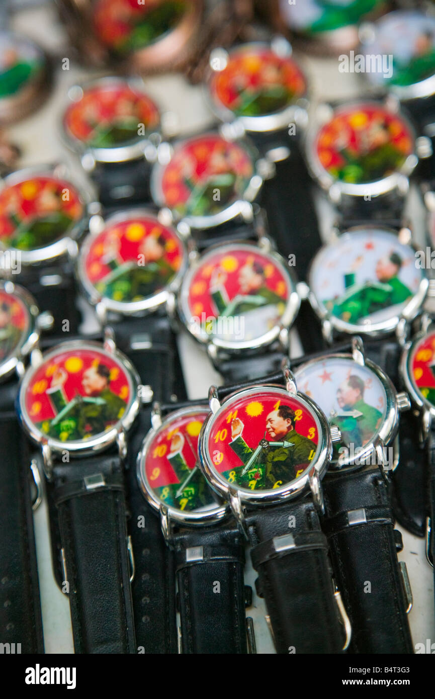 La Chine, Hong Kong, Central, Hollywood Road Antiques Market, le président Mao Communiste Watches Banque D'Images