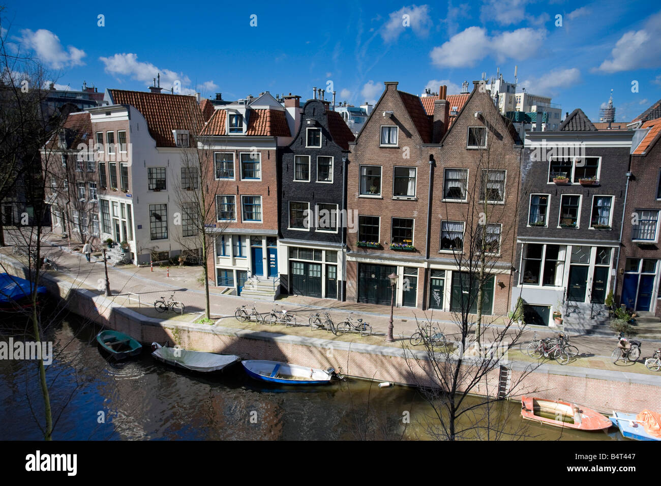 Kromboomsloot street et canal, Amsterdam, Pays-Bas Banque D'Images