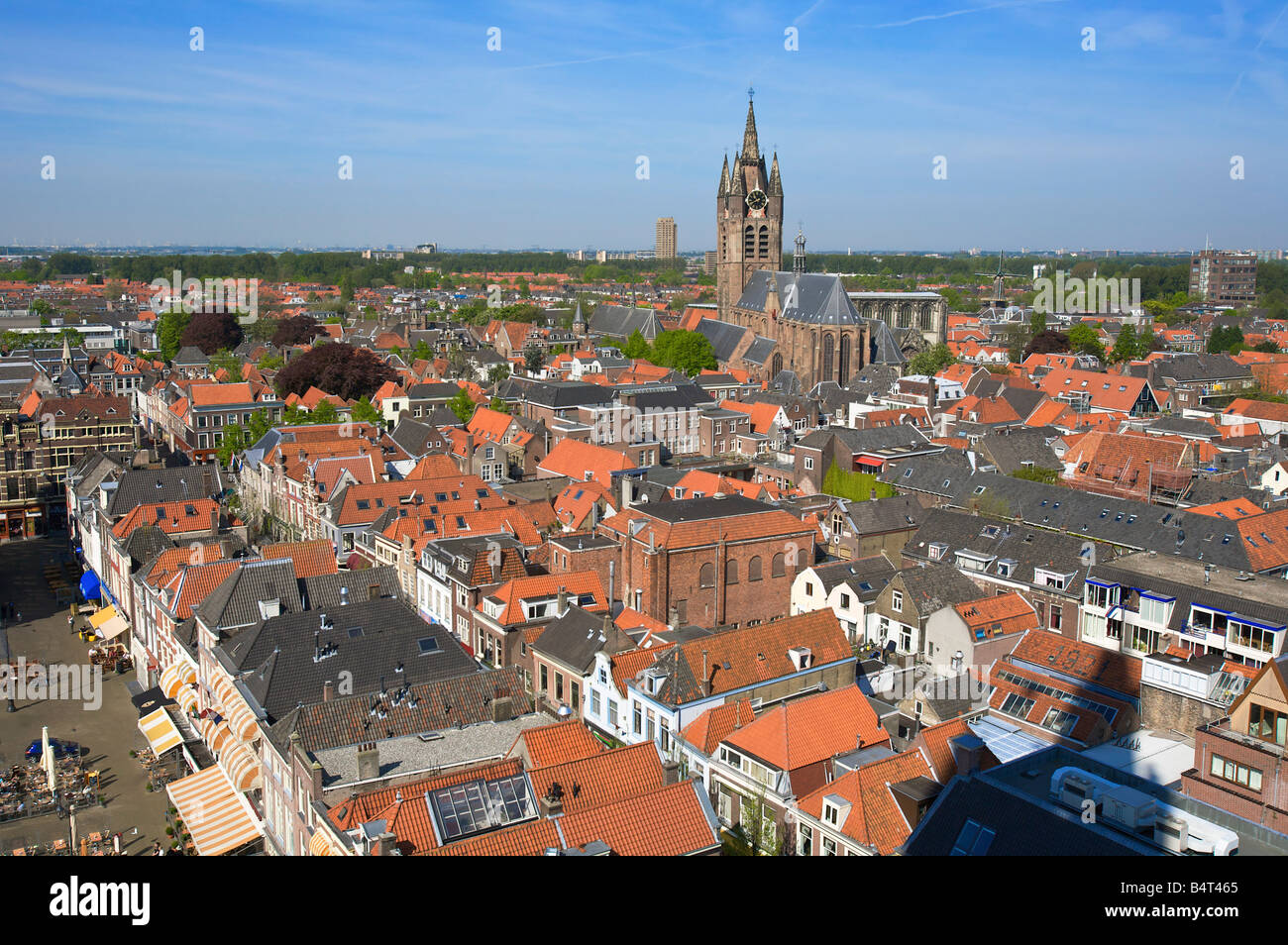 Voir à partir de la Nieuwe Kerk (nouvelle église) de Oude Kerk (vieille église), Delft, PaysBas