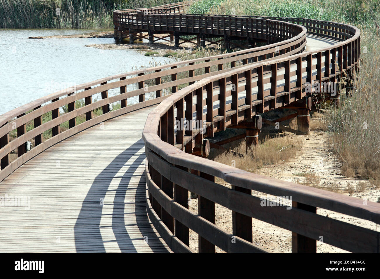 Pont de bois dans la région de Cagliari, Sardaigne, Italie. Banque D'Images