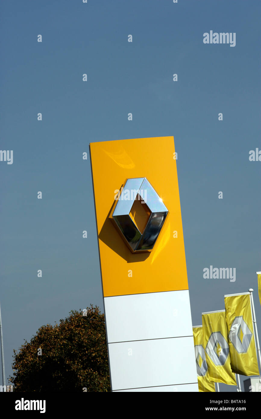 Drapeaux concessionnaire automobile renault logo entreprise france française voiture voitures bouilloire décideurs jaune blanc du commerce pris en charge financé par le gouvernement Banque D'Images