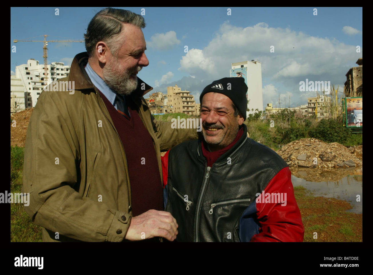 Ex Otages De Beyrouth Terry Waite Est Retourne A La Capitale Libanaise Pour La Premiere Fois Depuis Sa Liberation Il Y A 12 Ans Mais Il N A Montre Aucun Signe De Nervosite Sur