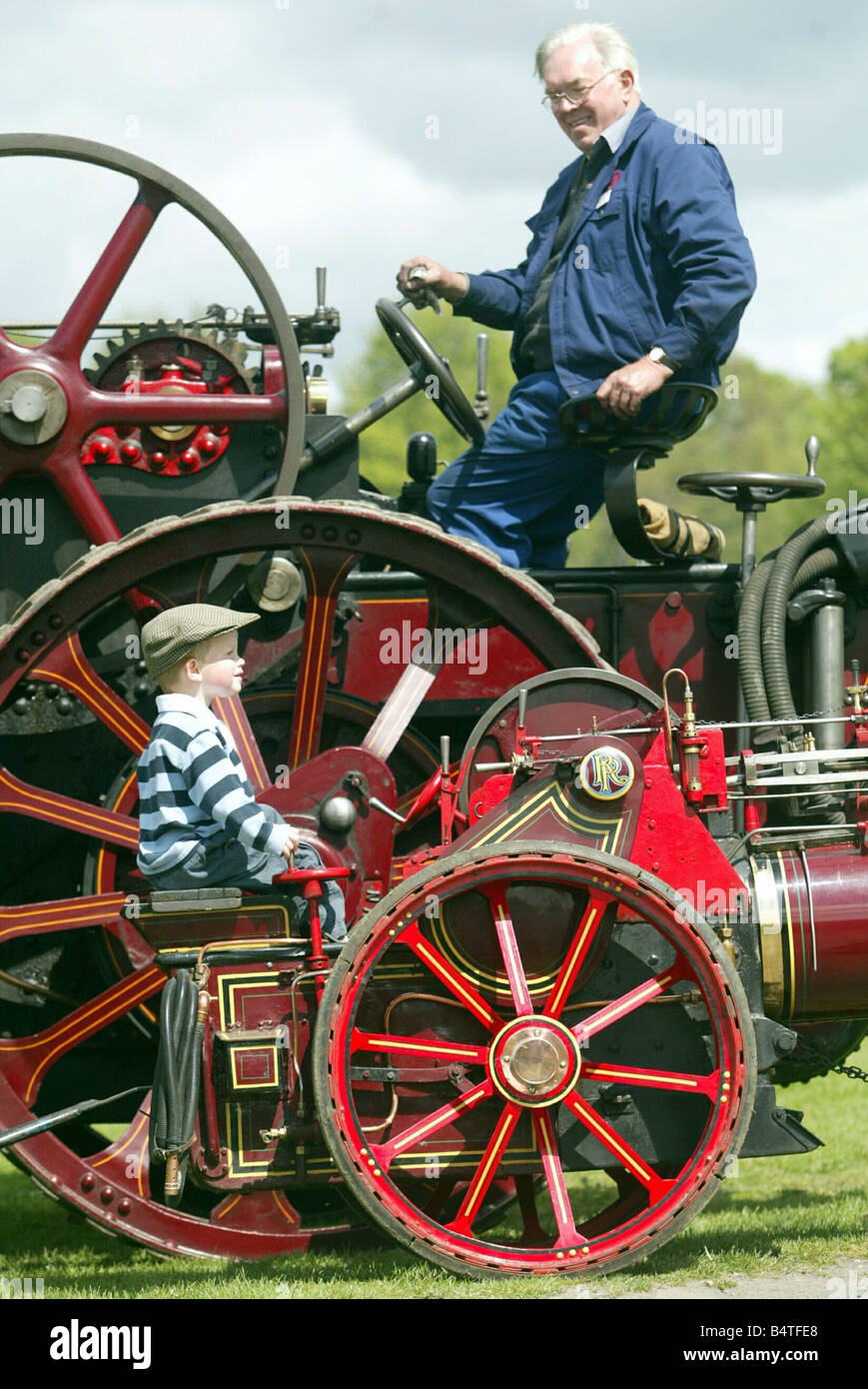 Peu d'n Grand Big n petit moteur de traction d'un rassemblement au musée Beamish Little David Reed 3 de Shotley bridge sur une minature Eskdale Frank Carrington sur un moteur à usage général Ruston Hornsby Banque D'Images