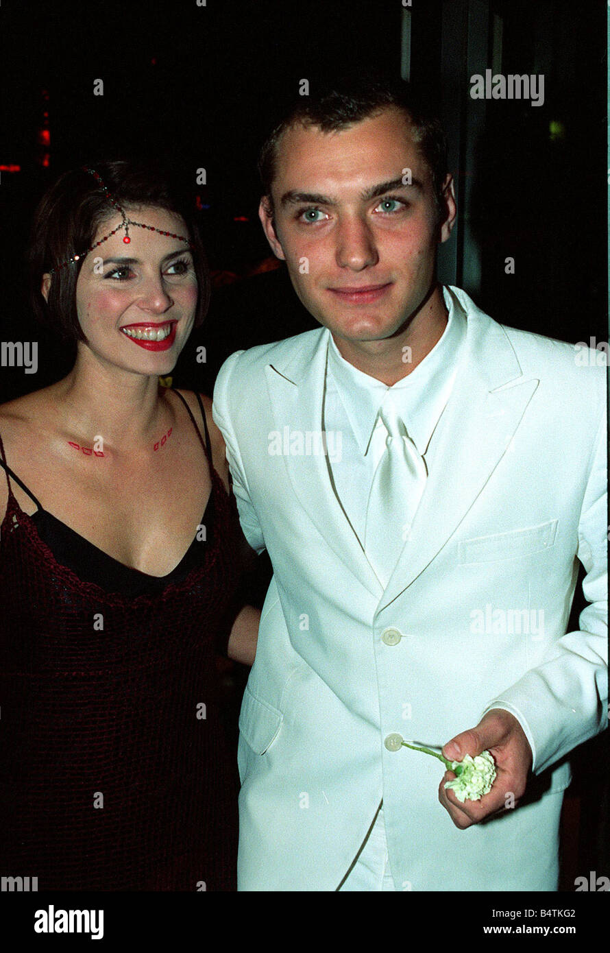 Jude Law et Sadie Frost pour premiere d'Oscar Wilde 1997 Banque D'Images