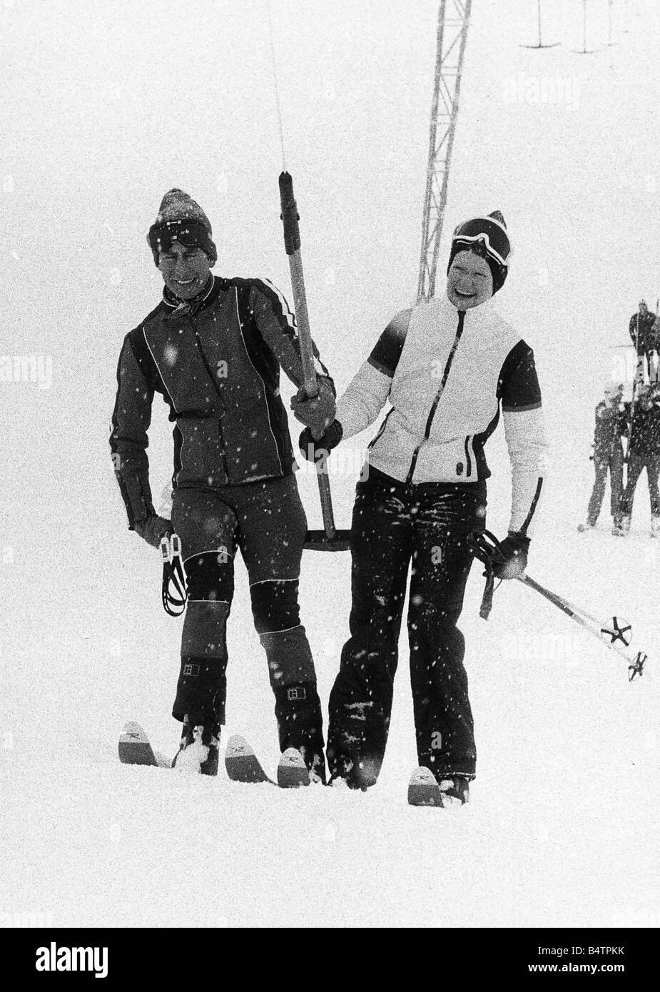 Le prince Charles avec ami Lady Sarah Spencer le ski en 1978 Banque D'Images