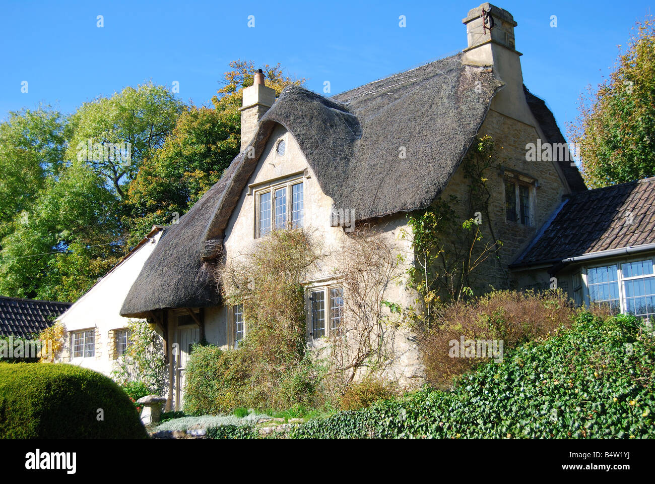 Chaumière, Castle Combe, Wiltshire, Angleterre, Royaume-Uni Banque D'Images