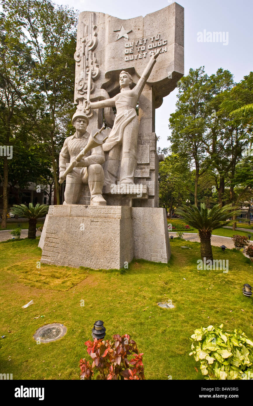 Statue du parti communiste et du Nord Vietnam Hanoi parc Banque D'Images