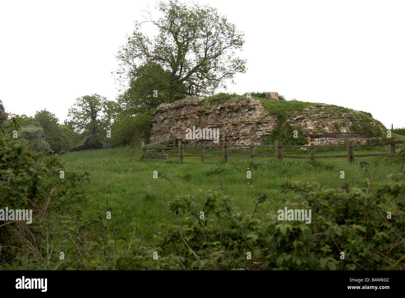 Vieux murs de l'ancienne ville romaine de Silchester Hampshire England UK Banque D'Images