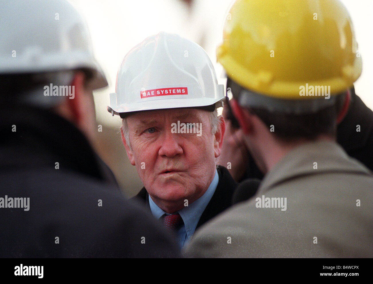 JOHN REID MP Secrétaire écossais Janvier 2000 PARLER AUX JOURNALISTES À BAE SYSTEMS GOVAN SHIPYARD Glasgow Banque D'Images