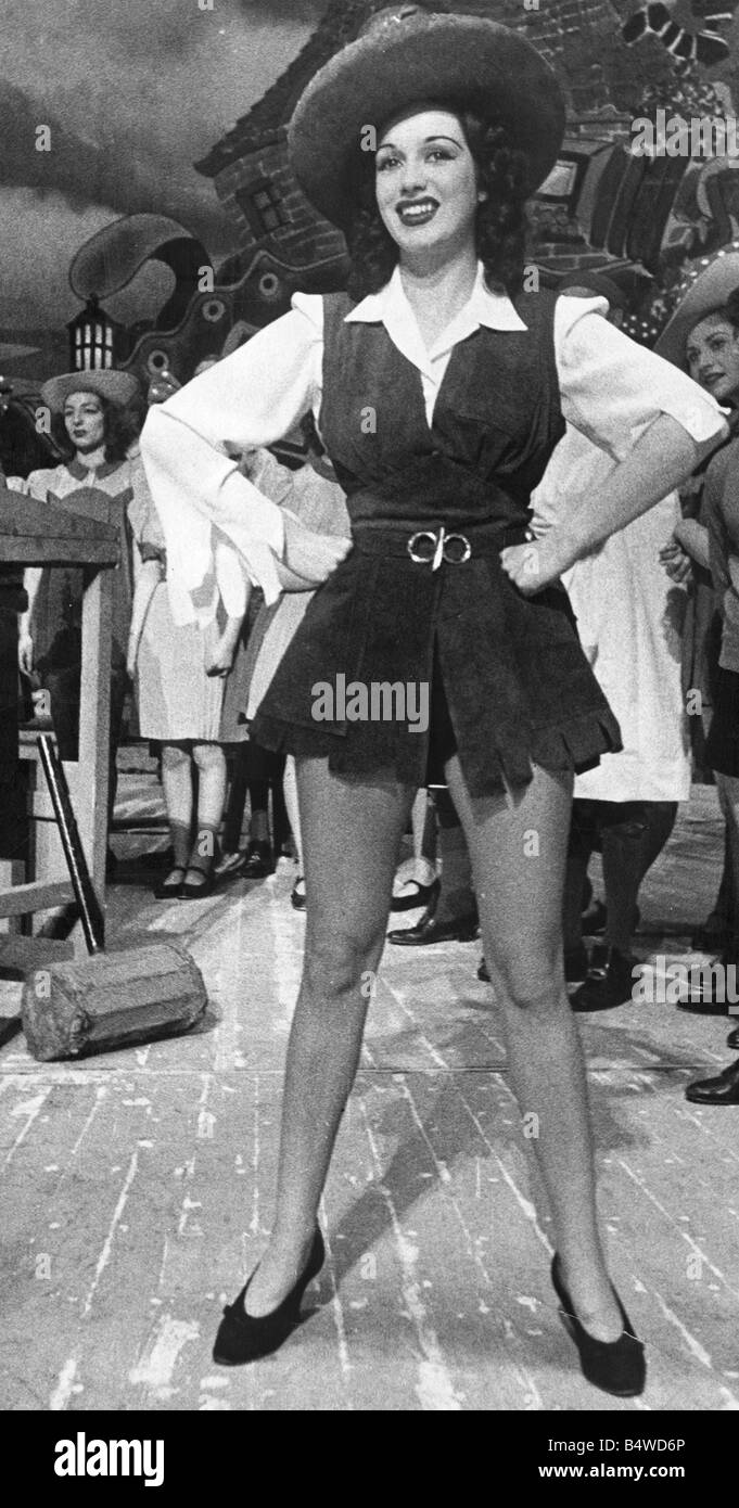 Pat Kirkwood actrice principale comme garçon Robin Goodfellow dans la comédie de Goody Two Shoes Pantomime Divertissement Noël Décembre 1944 1940 Mirrorpix Banque D'Images