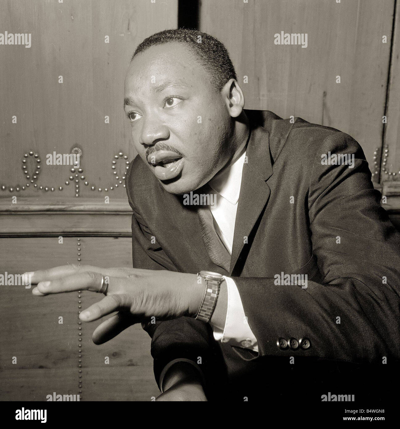 Martin Luther King est arrivé à Londres hier, il a donné une conférence de presse au Savoy bzolasc LAFjan05 novembre 1964 15 janvier marque l'anniversaire des droits civils des Noirs américains, Martin Luther King Né à Atlanta en Géorgie en 1929 Lauréat du Prix Nobel de la paix en 1964 Banque D'Images