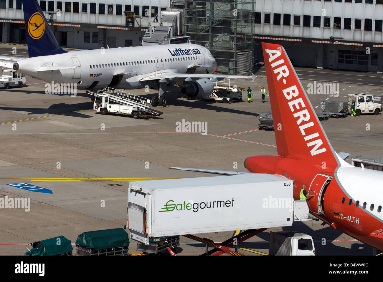 L'Aéroport International de Düsseldorf, Rhénanie du Nord-Westphalie, Allemagne. Banque D'Images