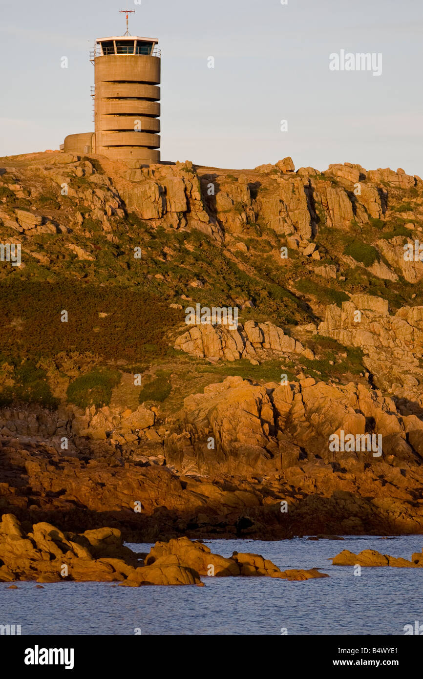 La station des garde-côtes Point Corbiere construit au-dessus de la Première Guerre mondiale 2 German Watch Tower Jersey Channel Islands UK Banque D'Images