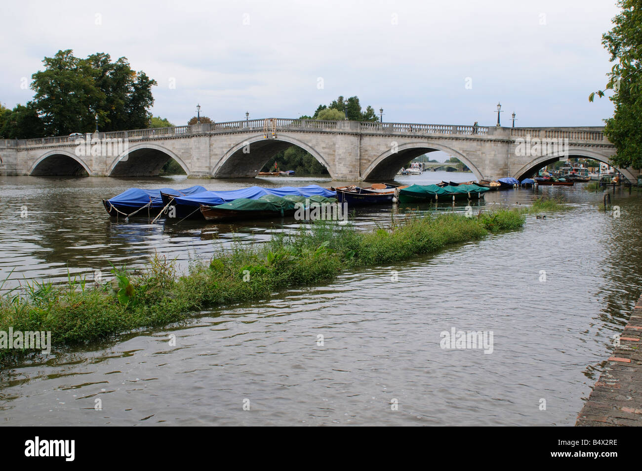 L'inondation de la Tamise à Richmond Surrey Banque D'Images