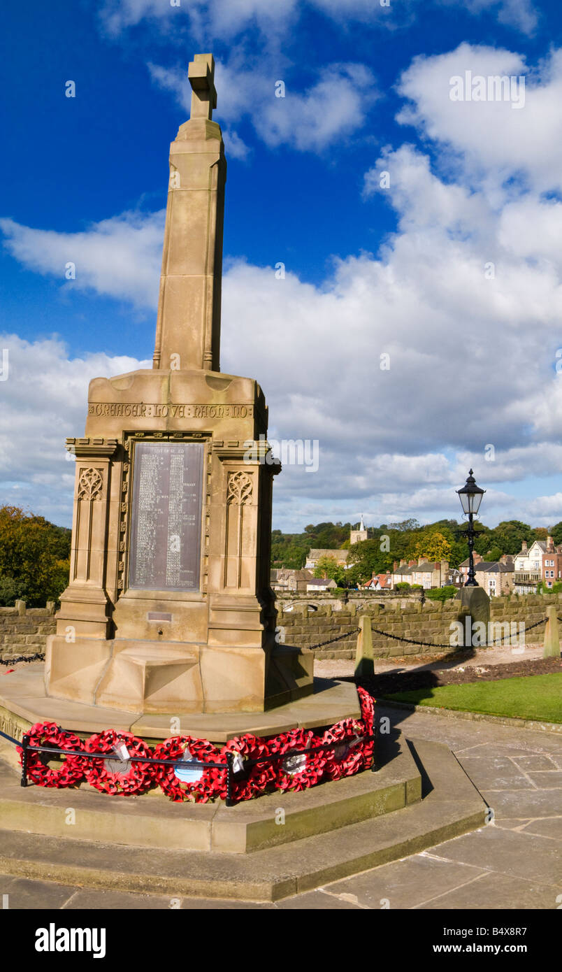 La ville monument commémoratif de guerre dans le parc du château de Knaresborough, North Yorkshire, England, UK Banque D'Images