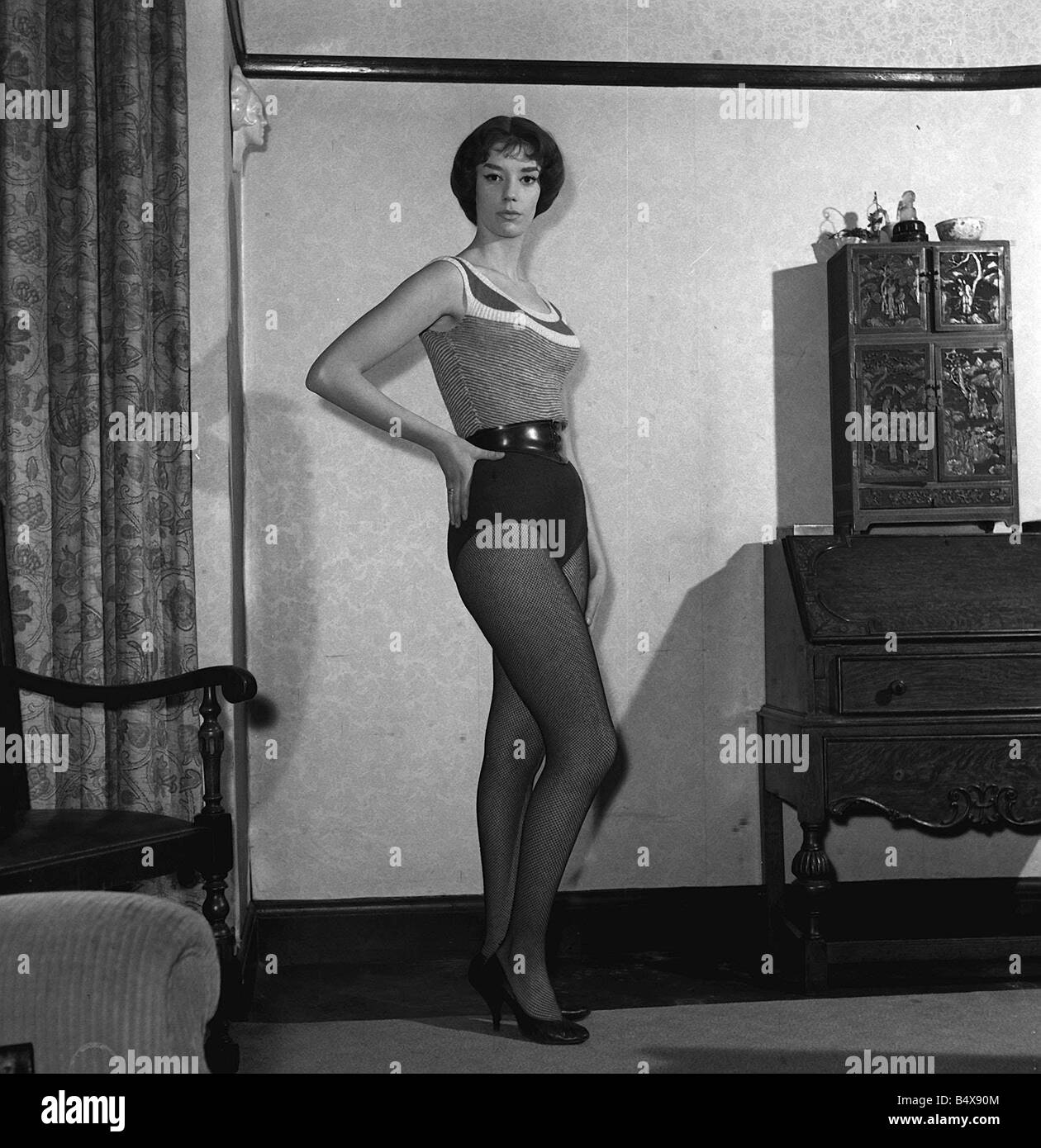 Cooley 1958 sunnites showgirl avec 43 l'expression jambes jambes jusqu'à ses aisselles semble assez approprié quand vous regardez cette photo de Showgirl Cooley sunnites ses jambes mesuré un 43 pouces de long amzing sans aucun doute quelque chose d'un actif dans son domaine de travail Banque D'Images