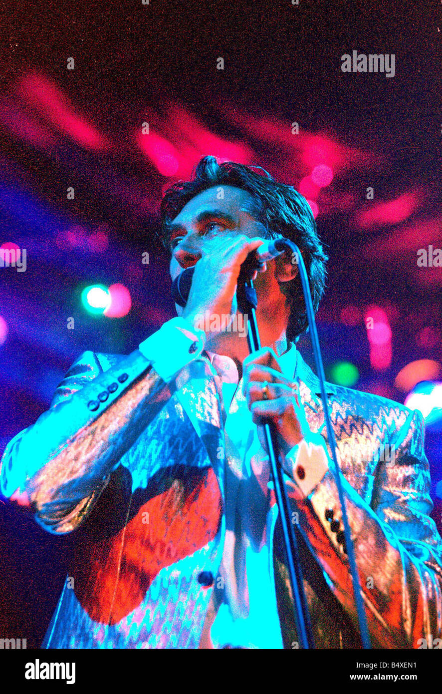 Roxy Music à la Newcastle Telewest Arena Bryan Ferry en photo 12 06 01 Banque D'Images