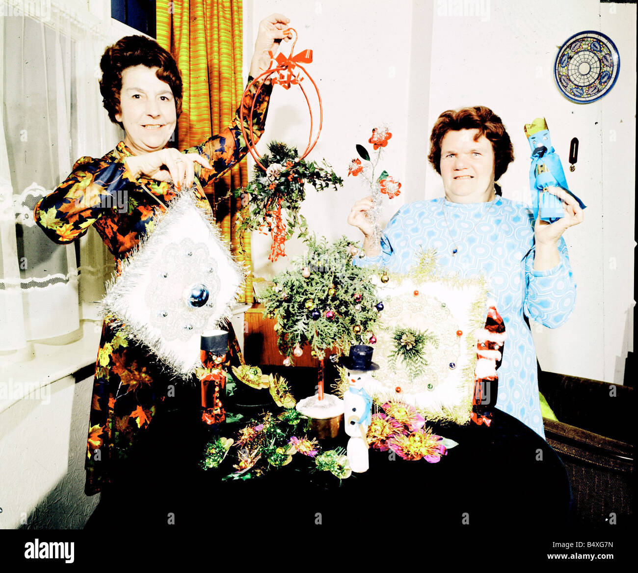 Les emballages de Noël et cadeaux.&# 13 ;&# 10;15 Novembre 1974 Banque D'Images