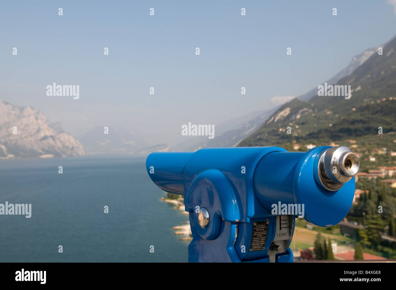 Télescope touristique, Malcesine, sur le lac de Garde, Italie Banque D'Images