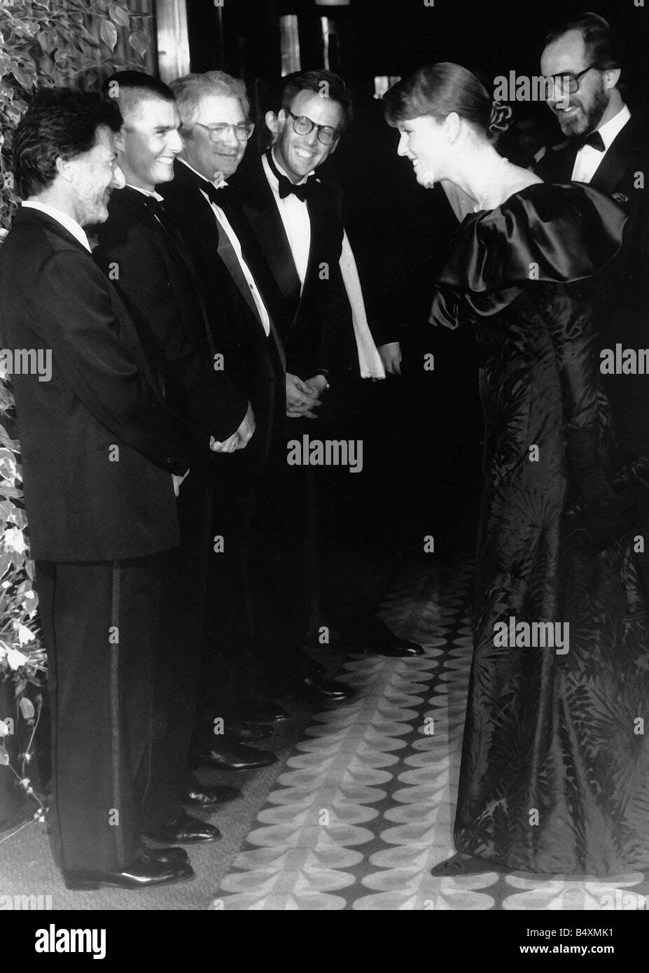 Dustin Hoffman répond à la duchesse d'York en 1989 premiere du film Rain Man Banque D'Images