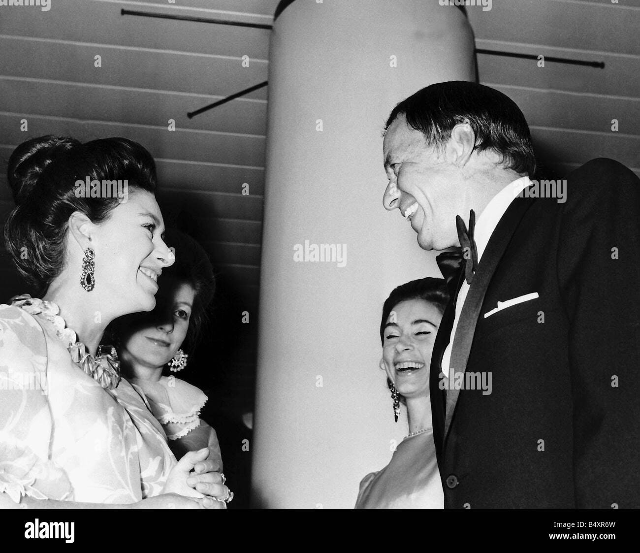 Frank Sinatra avec la princesse Anne au Royal Festival Hall Banque D'Images