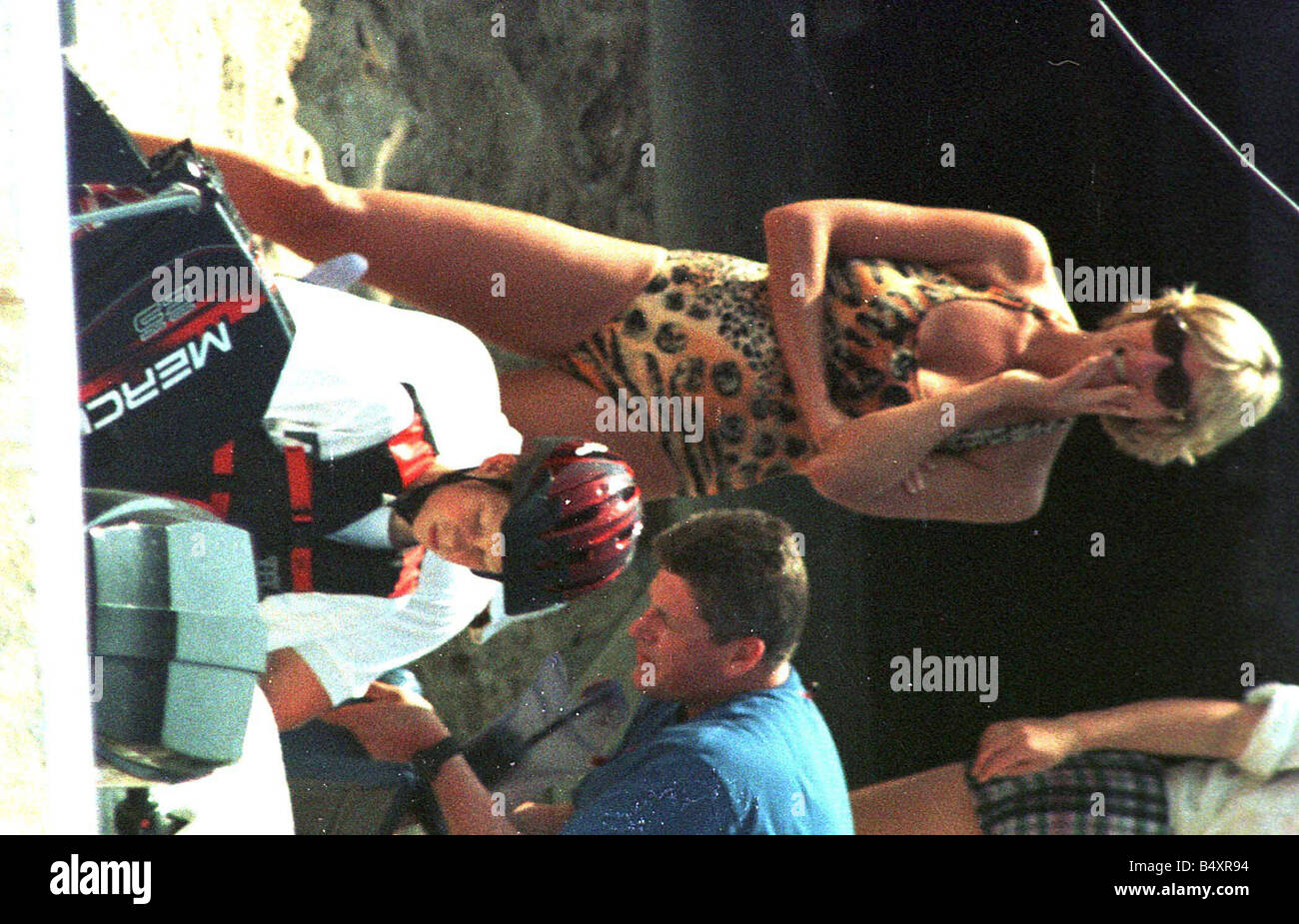 La princesse Diana en vacances à St Tropez en tant qu'invité d'Harrods patron Mohamed Al Fayed Juillet 1997 Banque D'Images