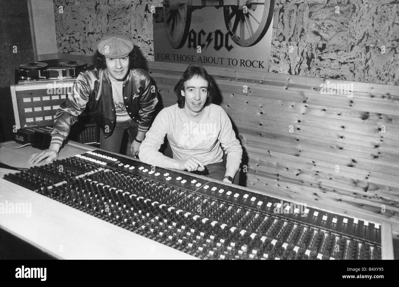 Brian Johnson, chanteur du groupe rock AC DC avec John Craig à l'Shieldfield Studios Lynx 26 0283 Newcastle Banque D'Images