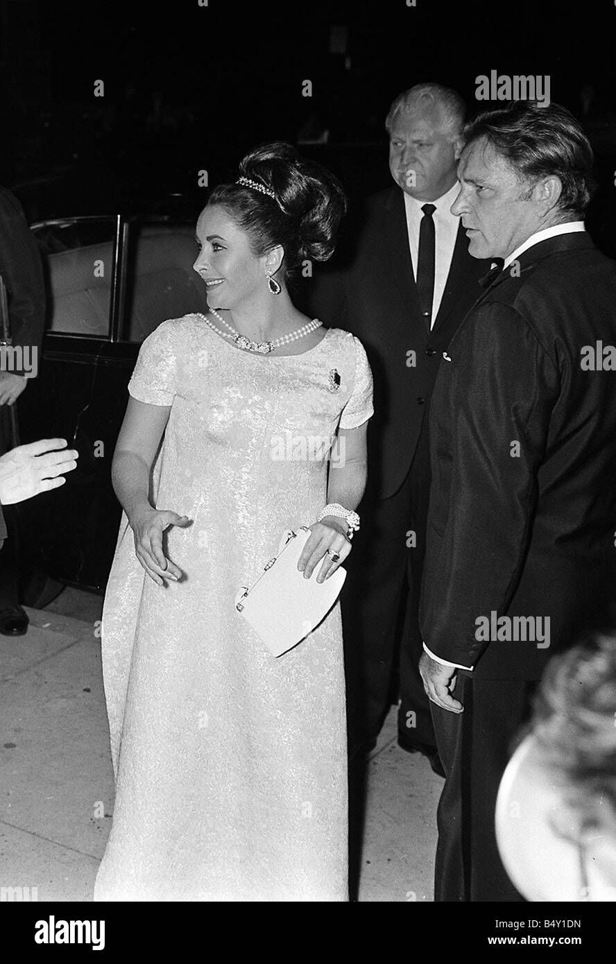 Novembre 1965 Elizabeth Taylor et Richard Burton au Hollywood Party Banque D'Images