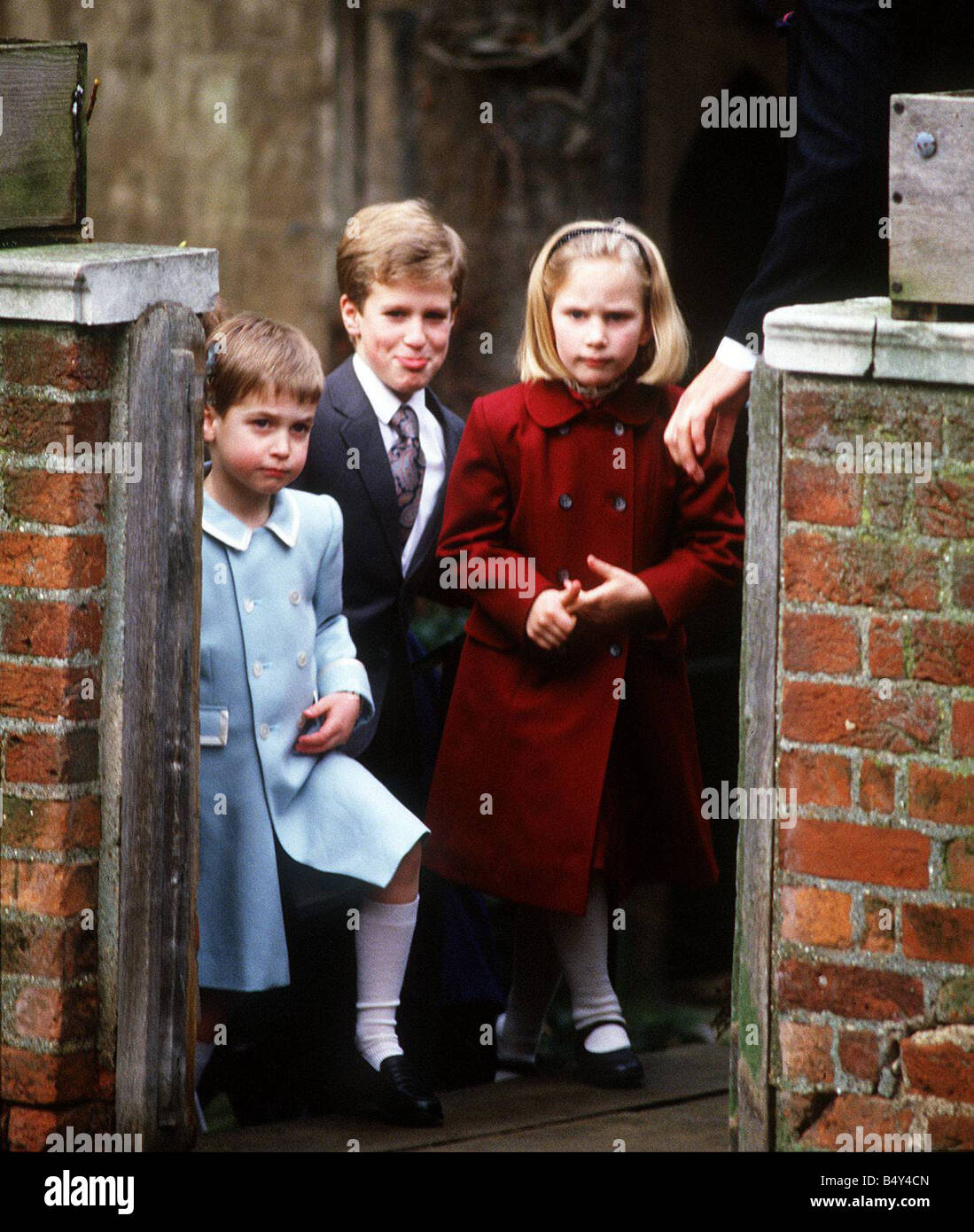 Le prince William avec Peter et Zara Phillips à la Chapelle St Georges à Windsor Banque D'Images