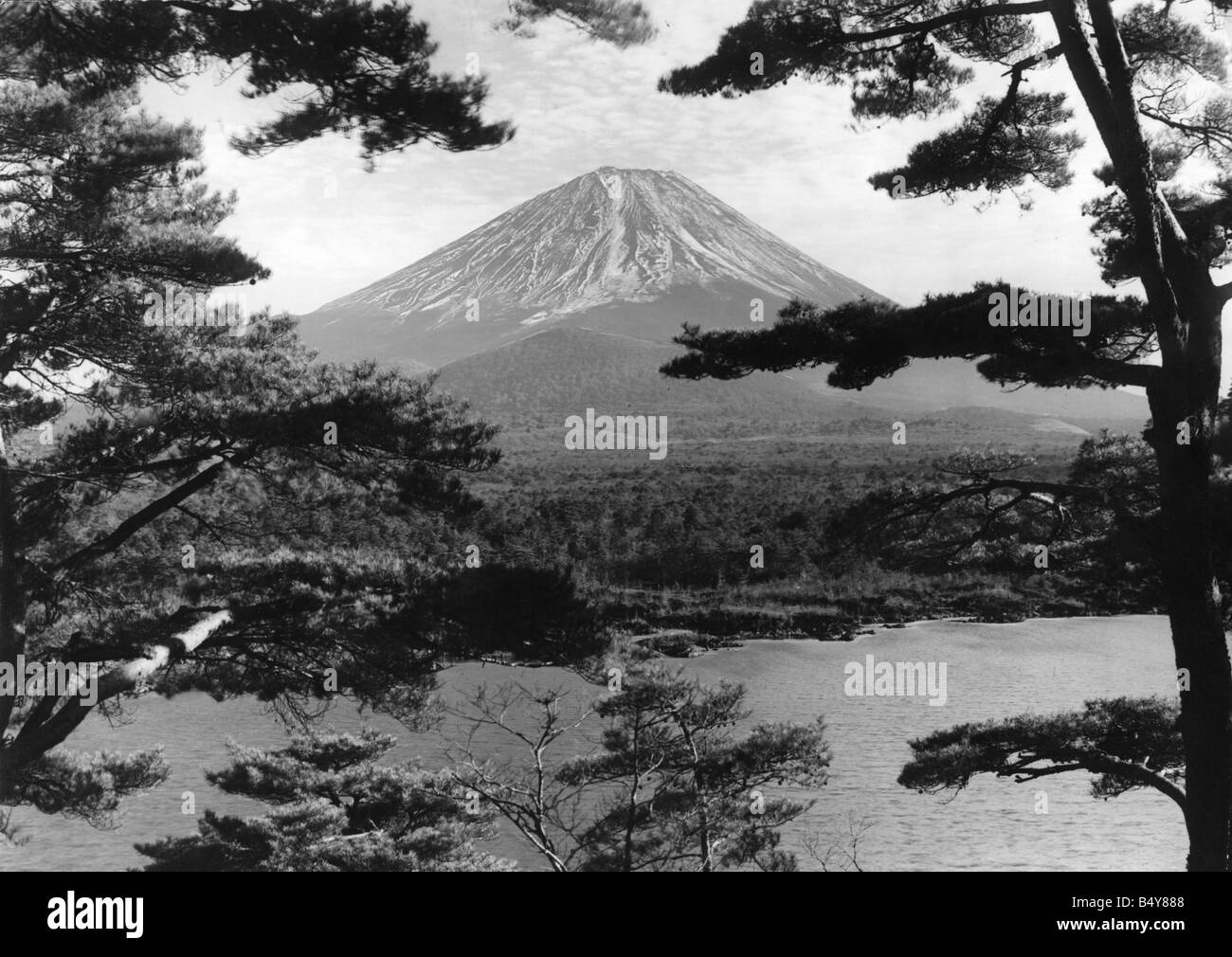 Géographie / voyage, Japon, paysages, montagnes, Mont Fuji - San, historique, Asie, XXe siècle, Fujyama, Fujisan, montagne, vulcano, vue du lac Shoji, paysage, Banque D'Images