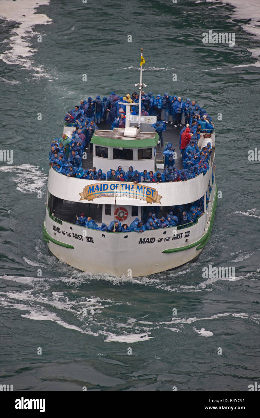 Maid of the Mist VII - Vue de American Falls à Niagara Falls NY- Tour voile en dessous de Niagara Falls Banque D'Images