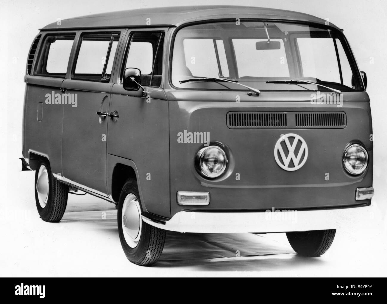 Transport / transport, voiture, variantes de véhicules, Volkswagen, VW Type 2, transporteur, vue latérale de l'Allemagne, historique, historique, Europe, XXe siècle, PR photo, Banque D'Images