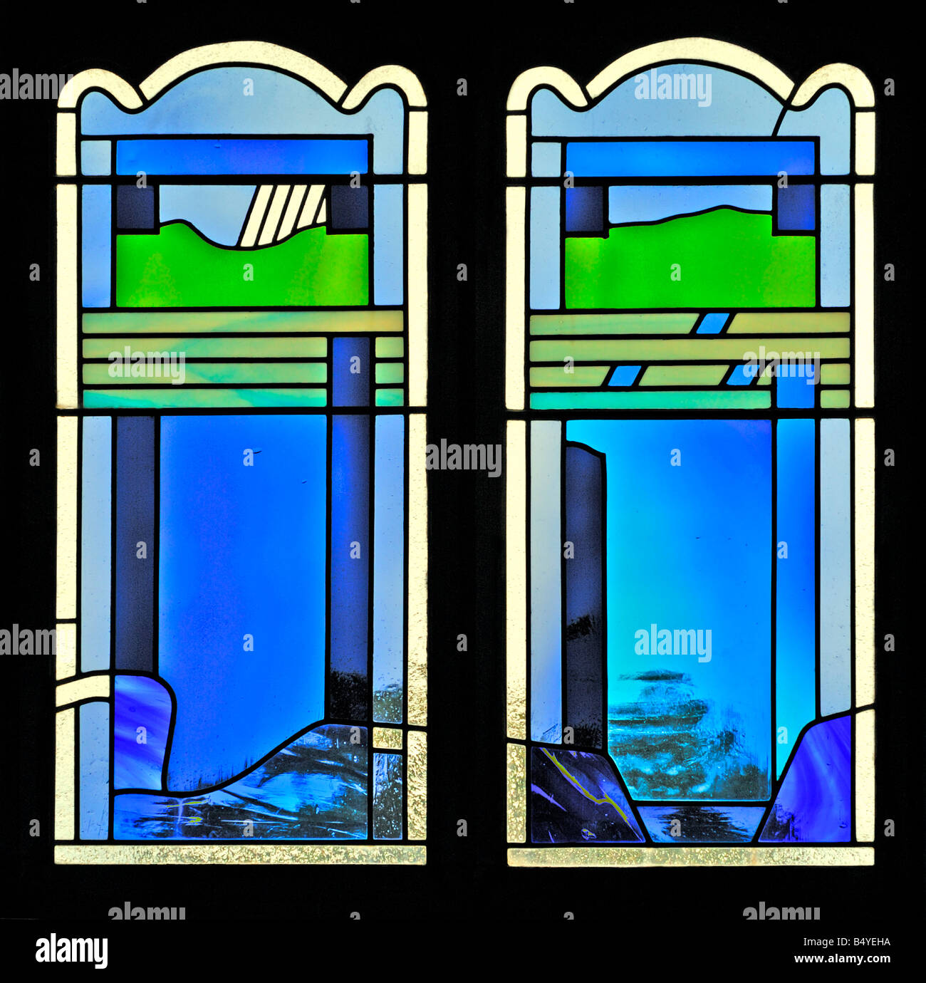 Galerie sud fenêtre par Brian Clarke, 1976. Église de Saint-Laurent, Lancashire, England, Longridge, Royaume-Uni, Europe. Banque D'Images